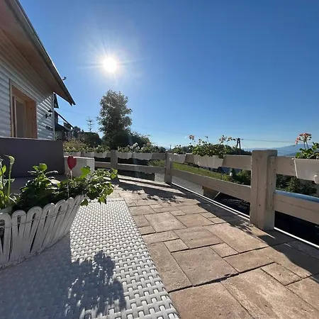 Dom Pod Kogutem Vakantiehuis Laliki