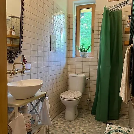 Dom Pod Kogutem Laliki