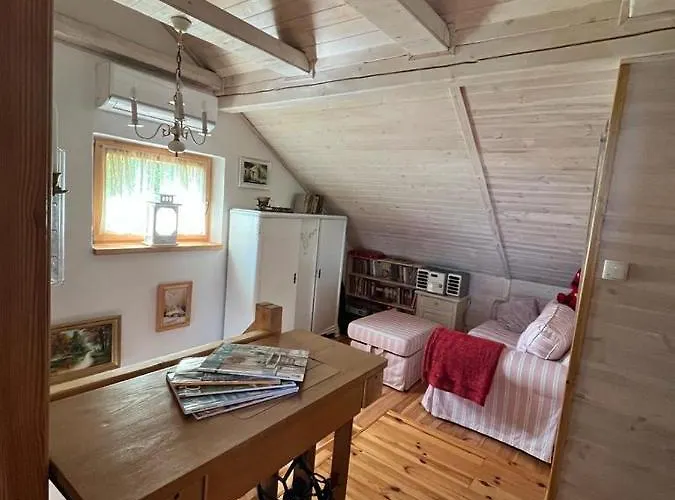 Dom Pod Kogutem Laliki