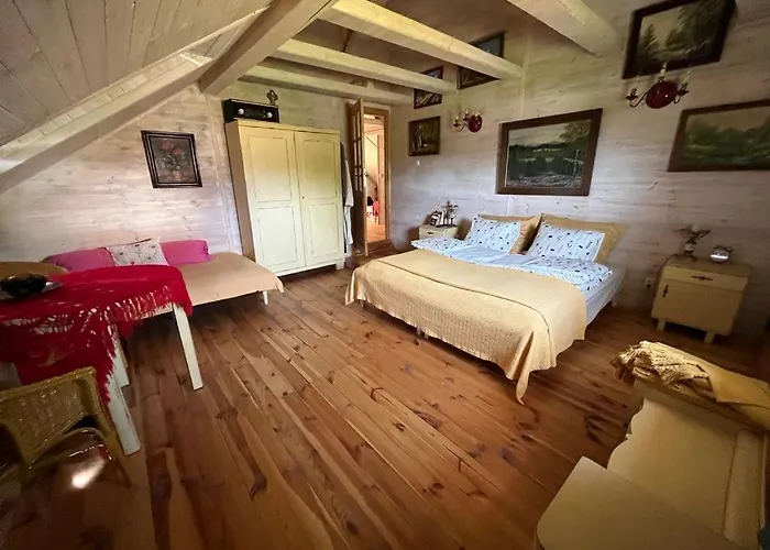 بيت للعطل Dom Pod Kogutem Laliki