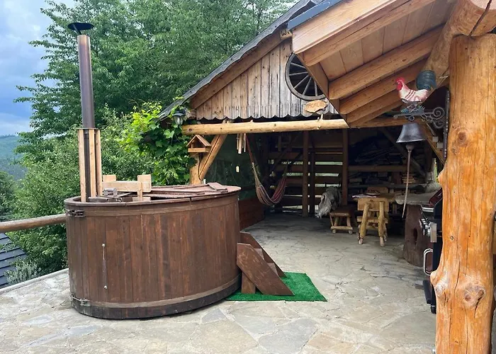 Dom Pod Kogutem Laliki